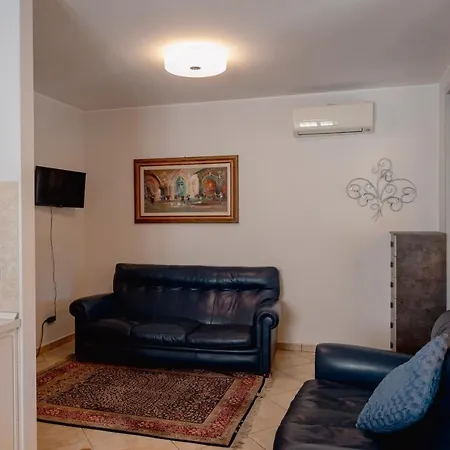 Apartment La Casa Nel Cortiletto